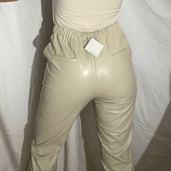 Beige Trousers Outlet Faux Leather pants - Picture 15 of 16